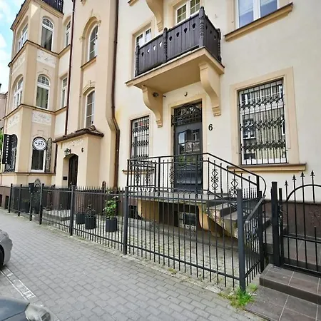 Victus Apartamenty, Apartament Antique 1 Apartment