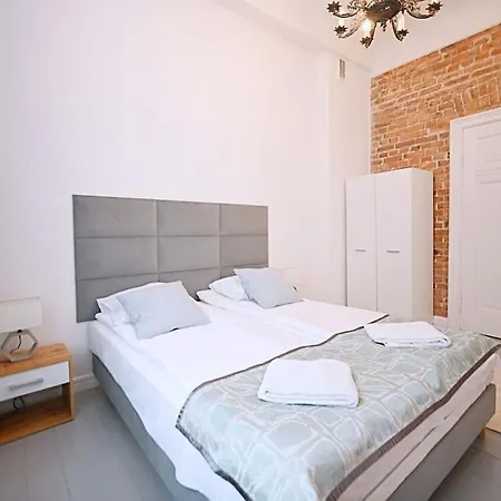 Victus Apartamenty, Apartament Antique 1 Apartment